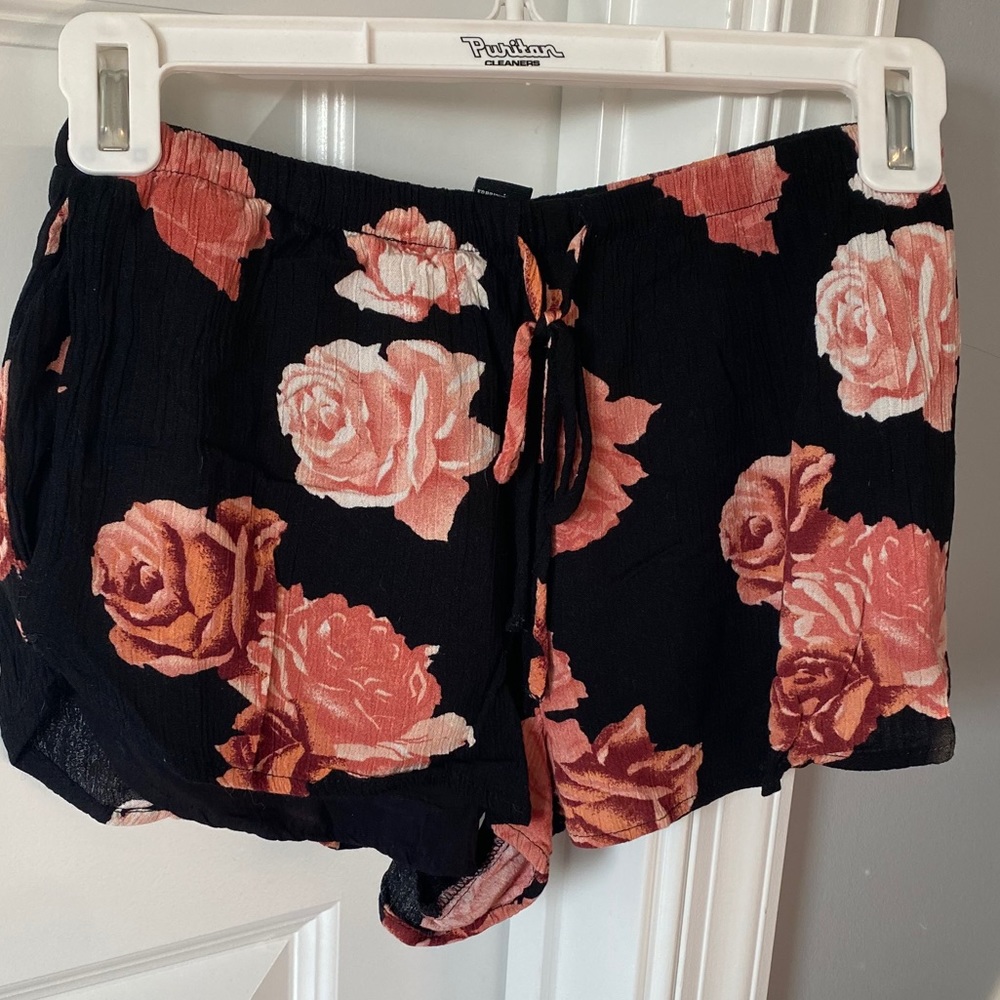 😝 Buy three get one free Forever 21Black Shorts